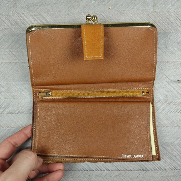 Vintage Suede Genuine Leather Wallet Checkbook Clutch Gold Trim Kisslock NEW - Picture 3 of 9